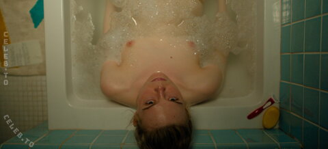 Elle Fanning nude photo 8