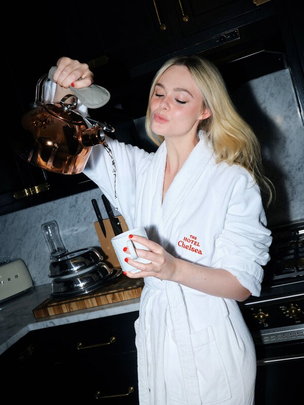 Elle Fanning nude photo 2