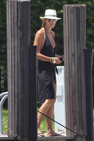 Elle MacPherson nude