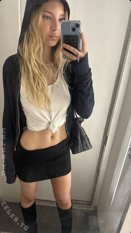 Ellenbaschata nude photo 3