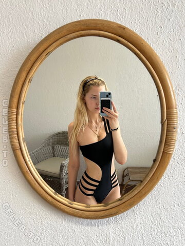 Ellenbaschata nude photo 1