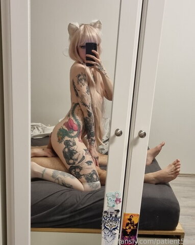 Elleslove nude photo 2