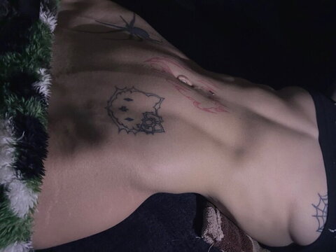 Ellexxaurus nude photo 3