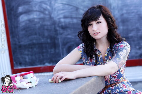 Ellia (Suicide Girls) Sexy (18 photos)