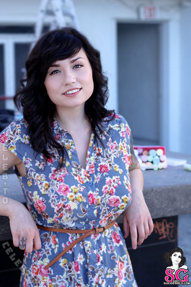 Ellia (Suicide Girls) nude photo 3