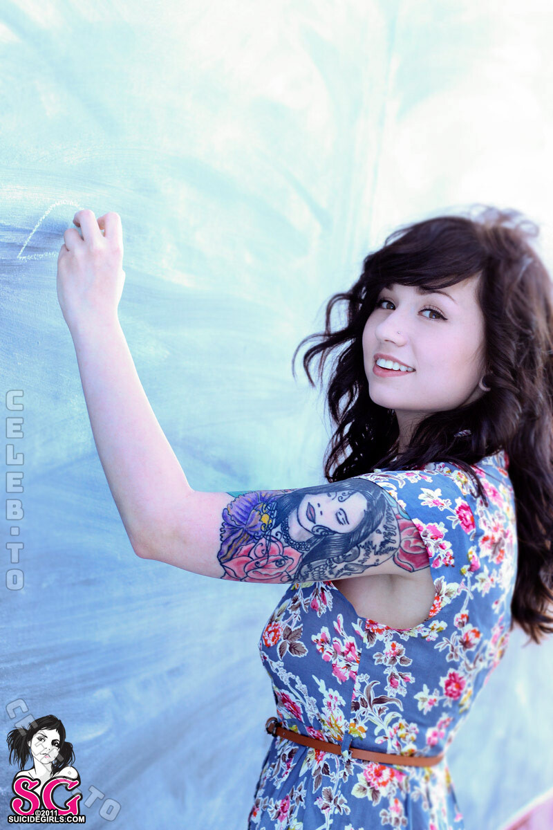 Ellia (Suicide Girls) nude photo 5