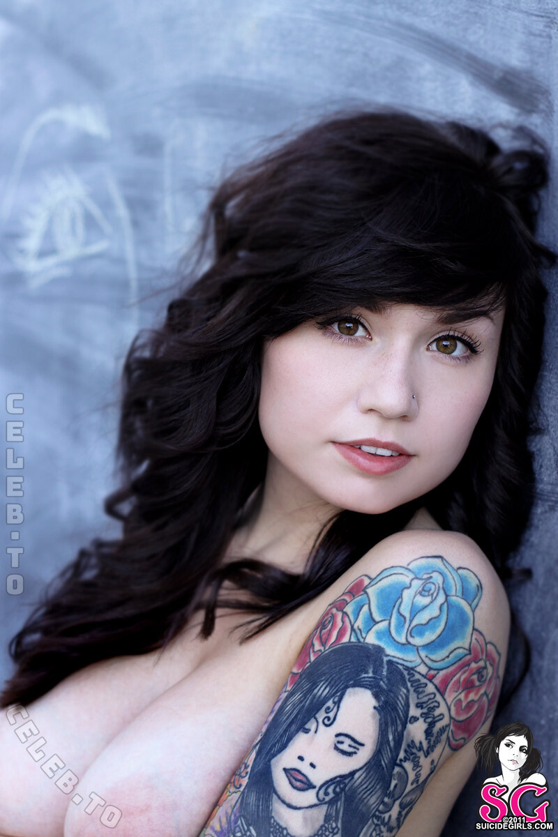 Ellia (Suicide Girls) nude photo 7