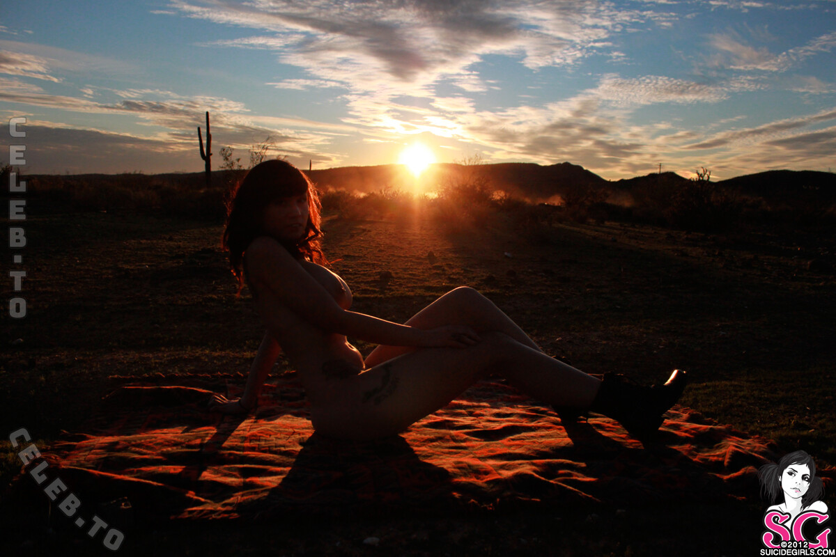 Ellia (Suicide Girls) nude photo 18