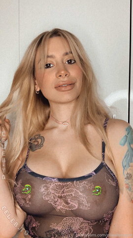 Ellie Alien New (7 photos)