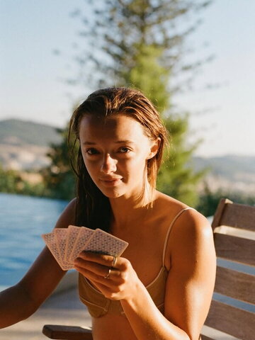 Ellie de Lange Hot (1 photo)