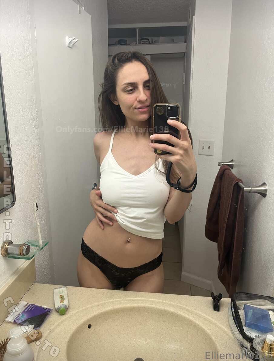 Ellie Marie nude photo 7