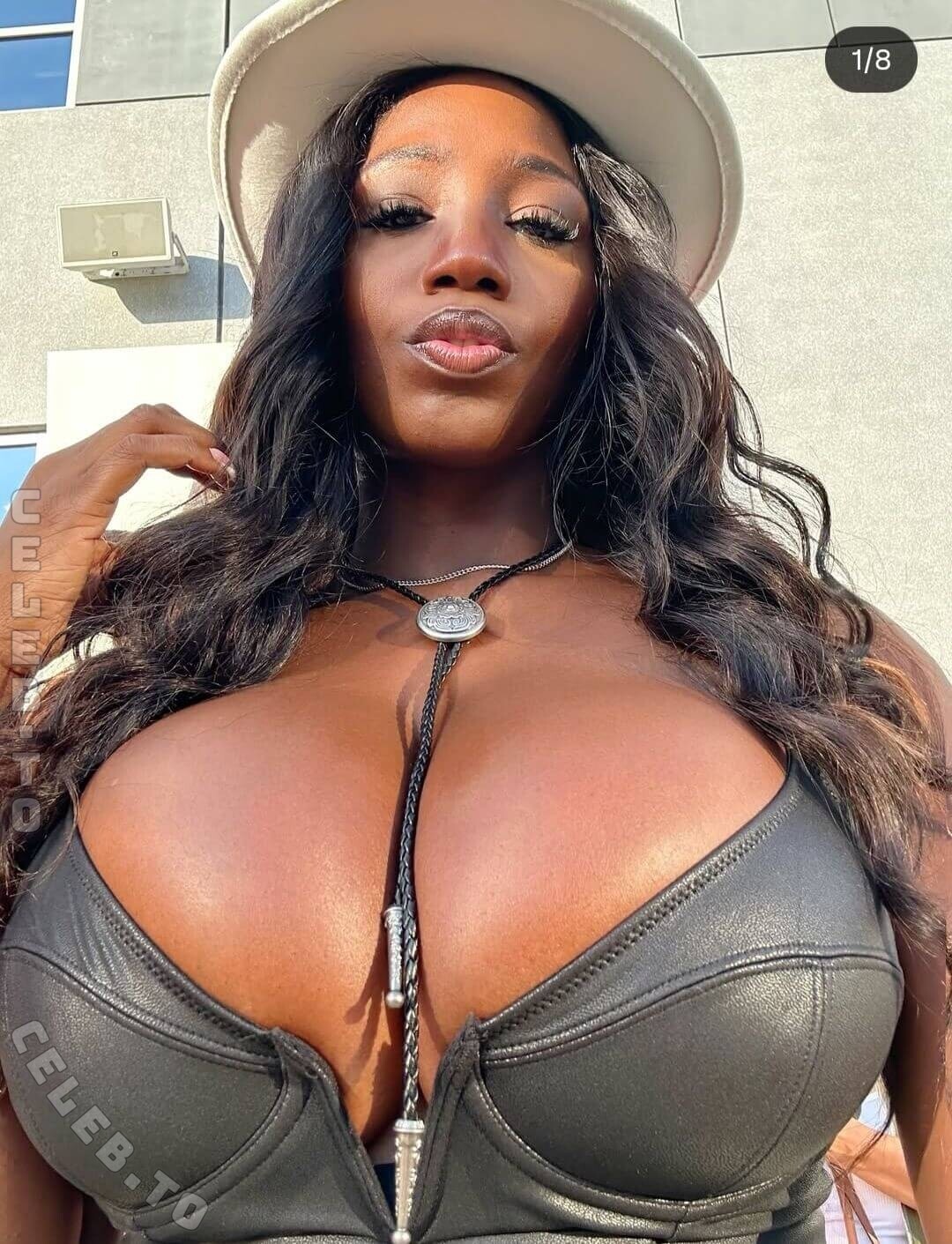 Ellie The Empress nude photo 12