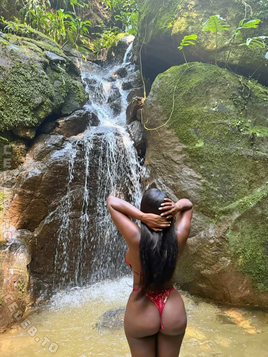Ellie The Empress nude photo 1