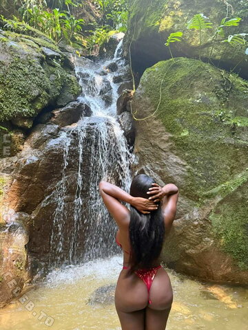 Ellie The Empress Fresh (2 photos)