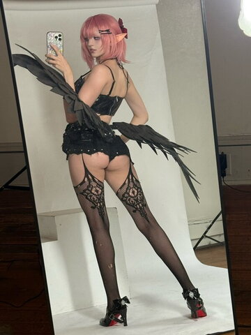 Ellie New (1 photo)