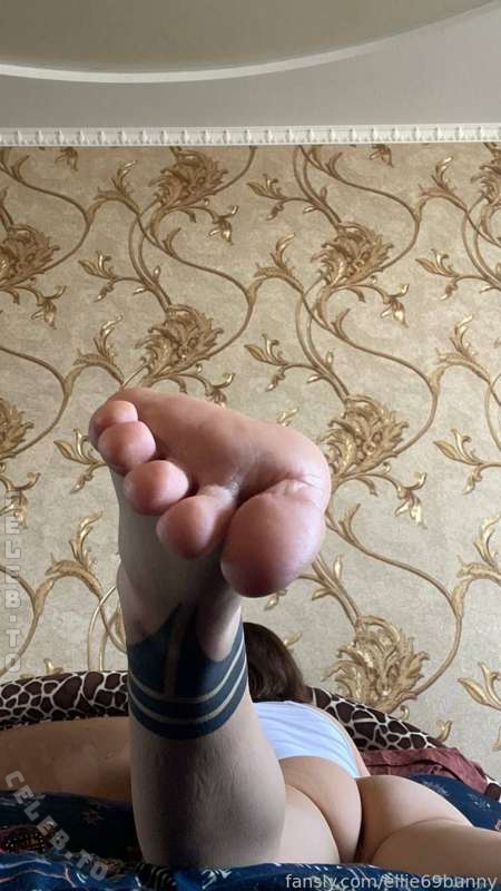 Ellie69bunny nude photo 12