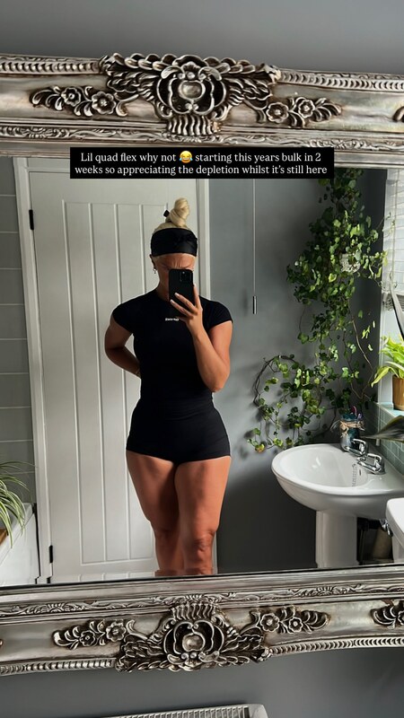 Elliemaejohnson_ nude photo 1