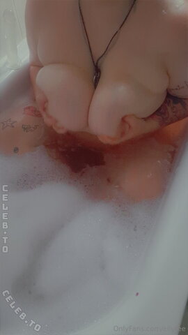 Ellyfee photo 3