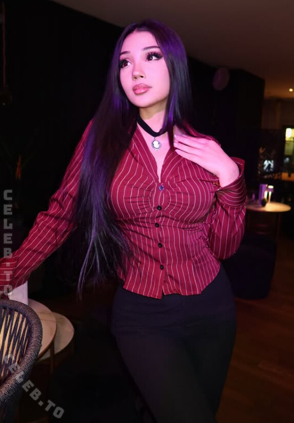 elquaria nude photo 1