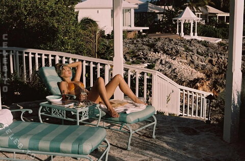 Elsa Hosk nude photo 12