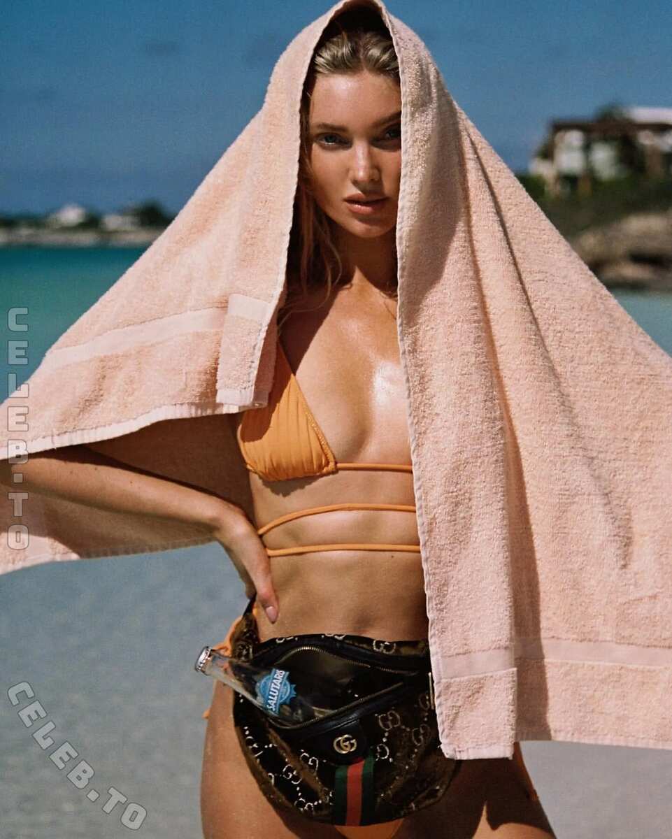 Elsa Hosk nude photo 6