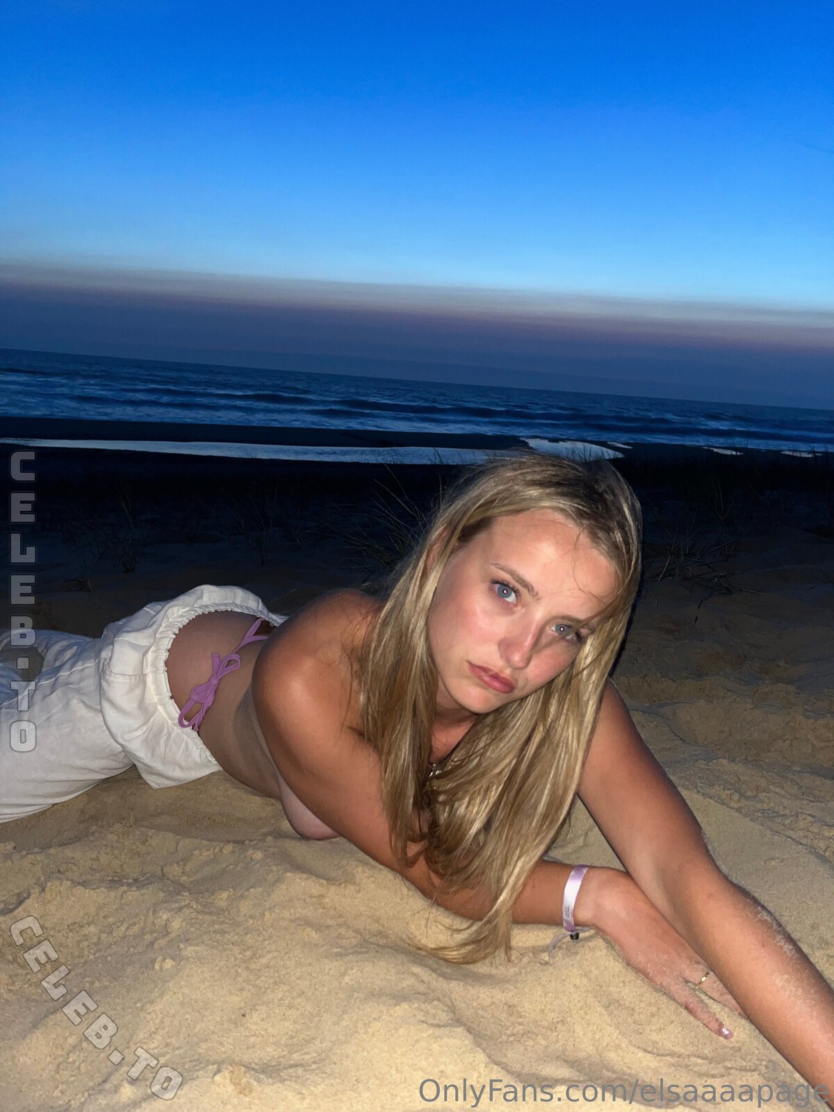 Elsa nude photo 15