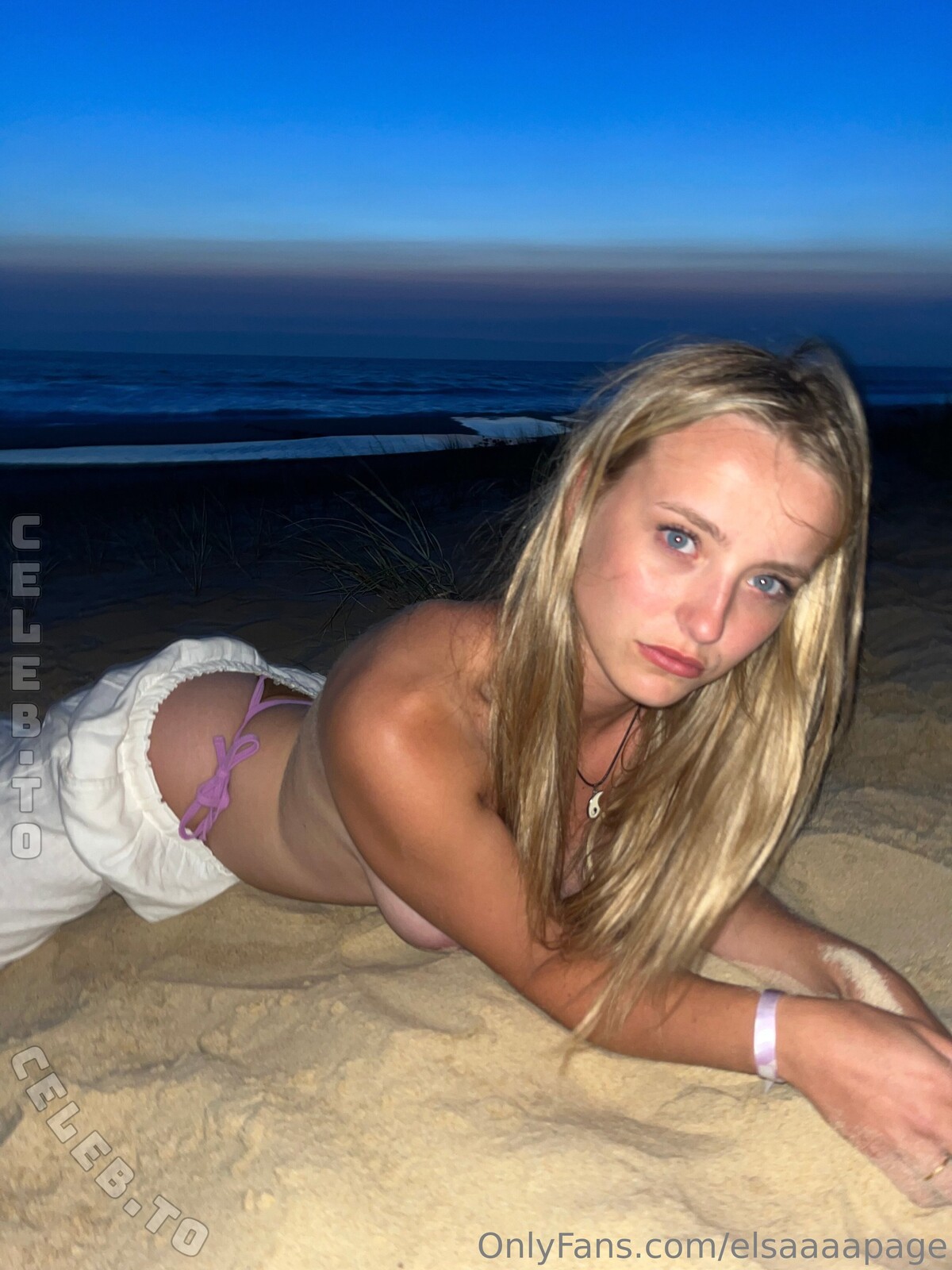 Elsa nude photo 18