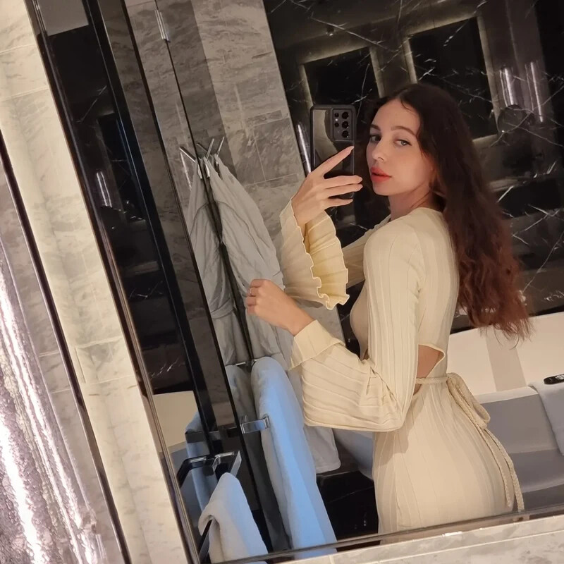 ELTK nude photo 1