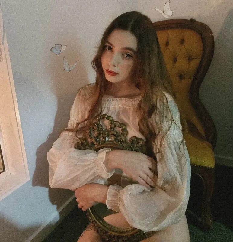 ELTK nude photo 10