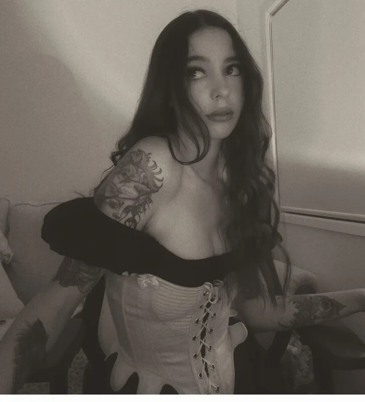 ELTK nude photo 13