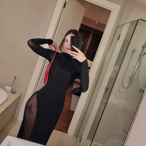 ELTK nude photo 8