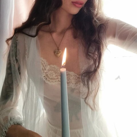 ELTK nude photo 1