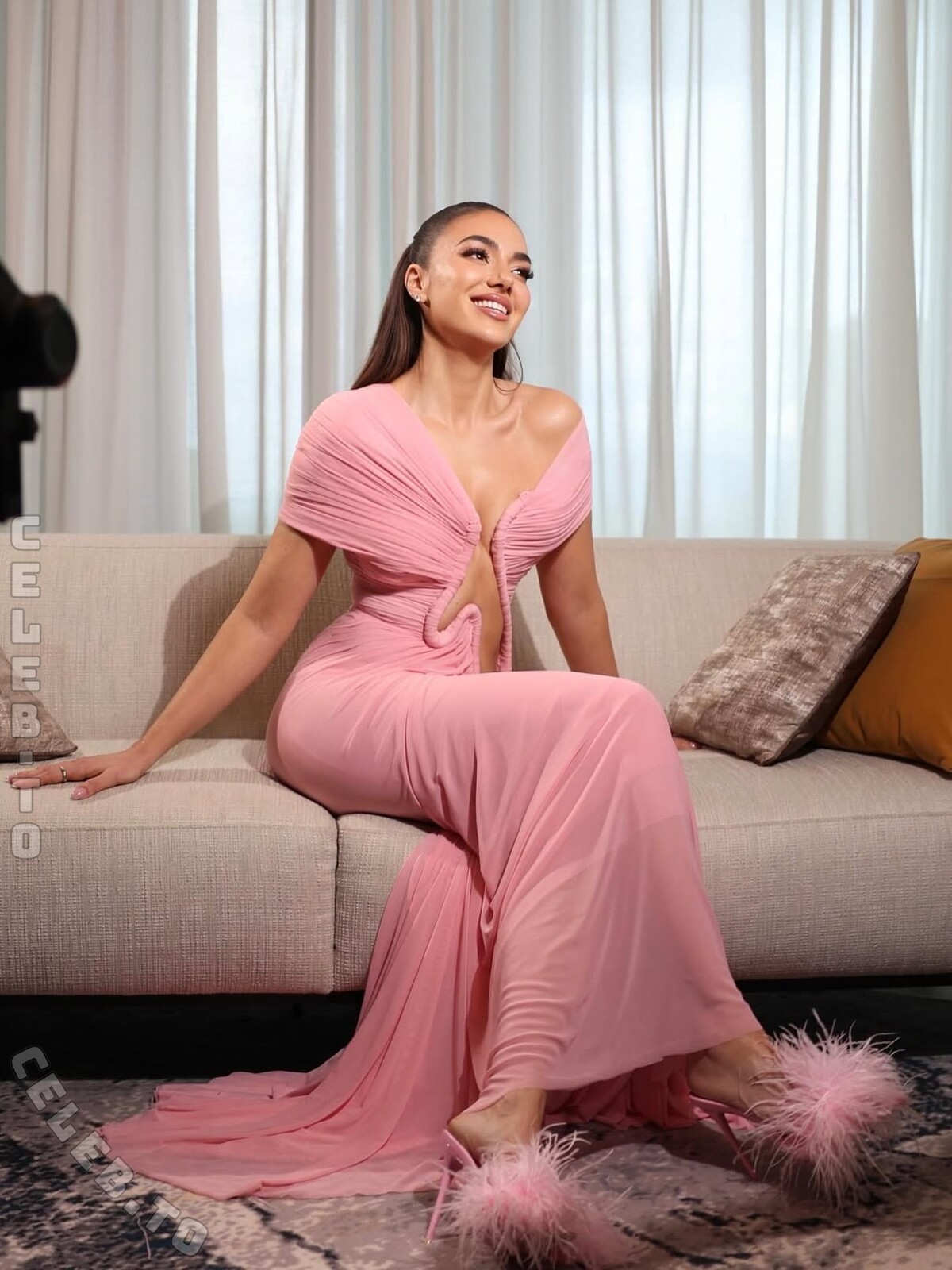 Elvana gjata nude photo 3