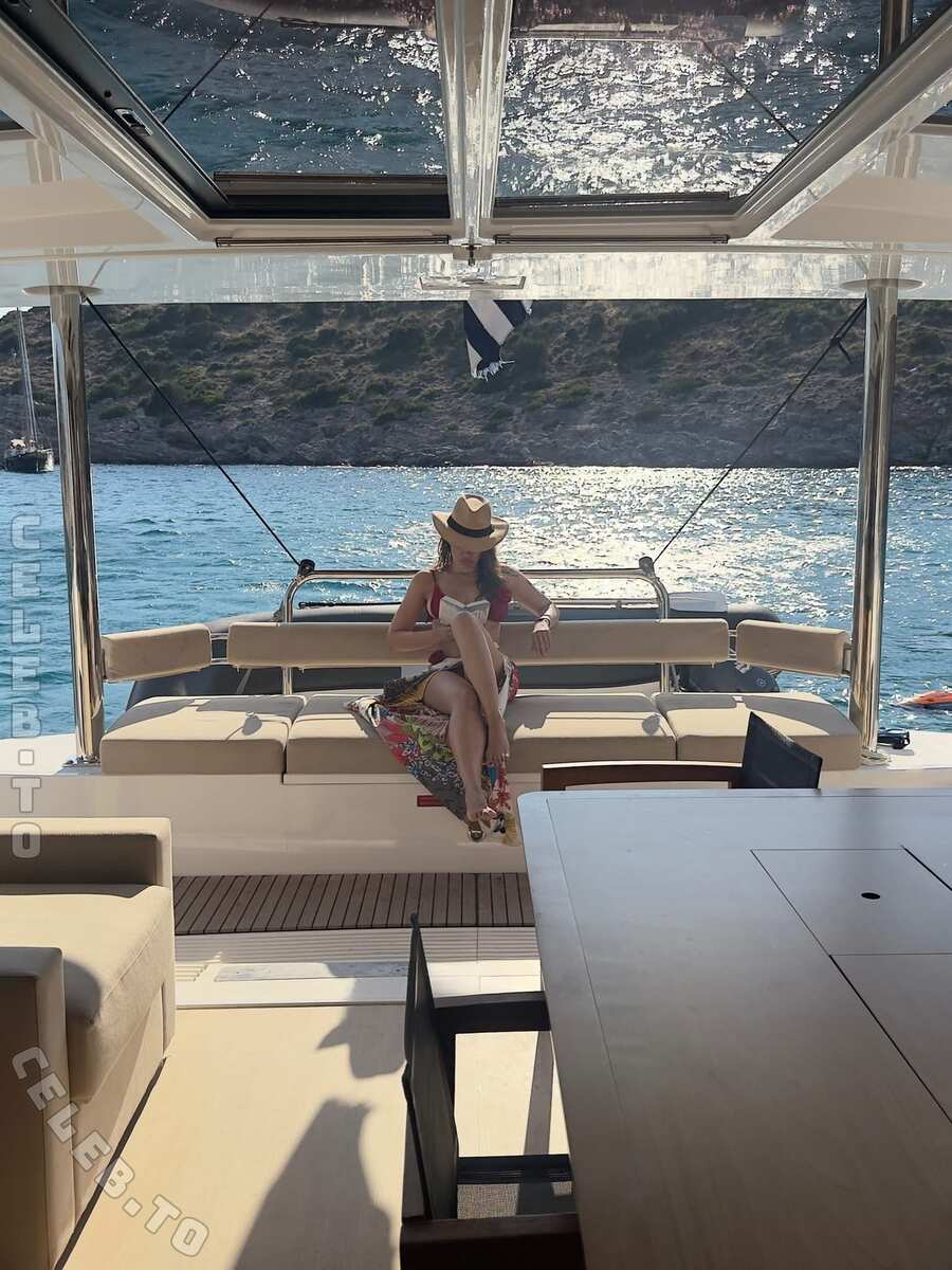 Elvana gjata nude photo 2
