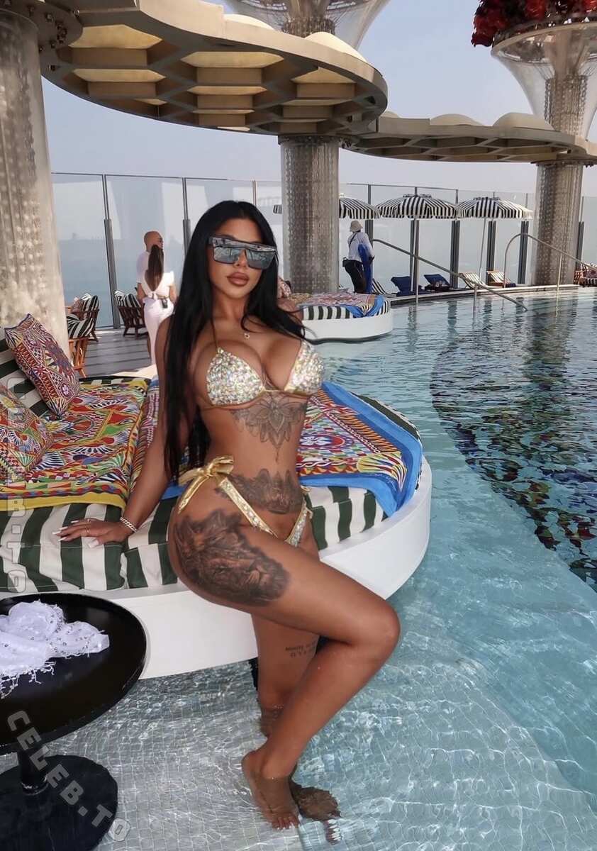 Elvana Vita nude photo 1