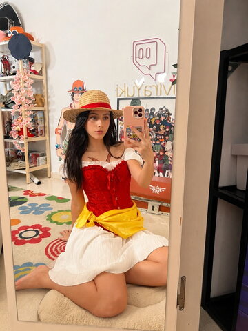 Elvira Yuki Fresh (1 photo)