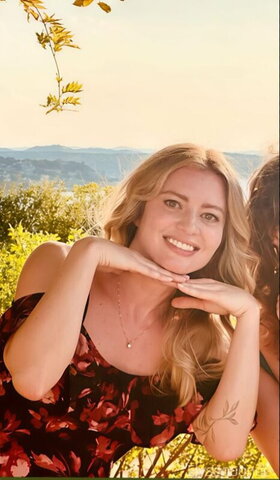 Elyse Willems New (1 photo)