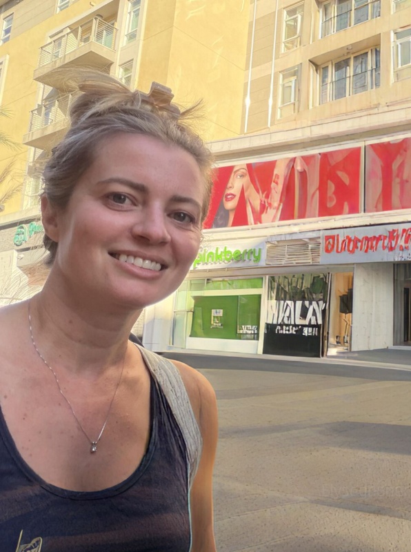Elyse Willems nude photo 1