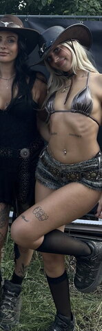 em1lyemma nude photo 3