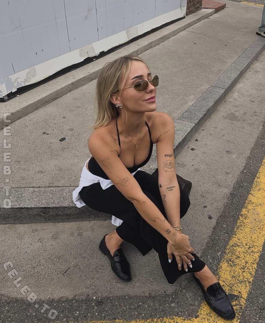 Ema Louise nude photo 1