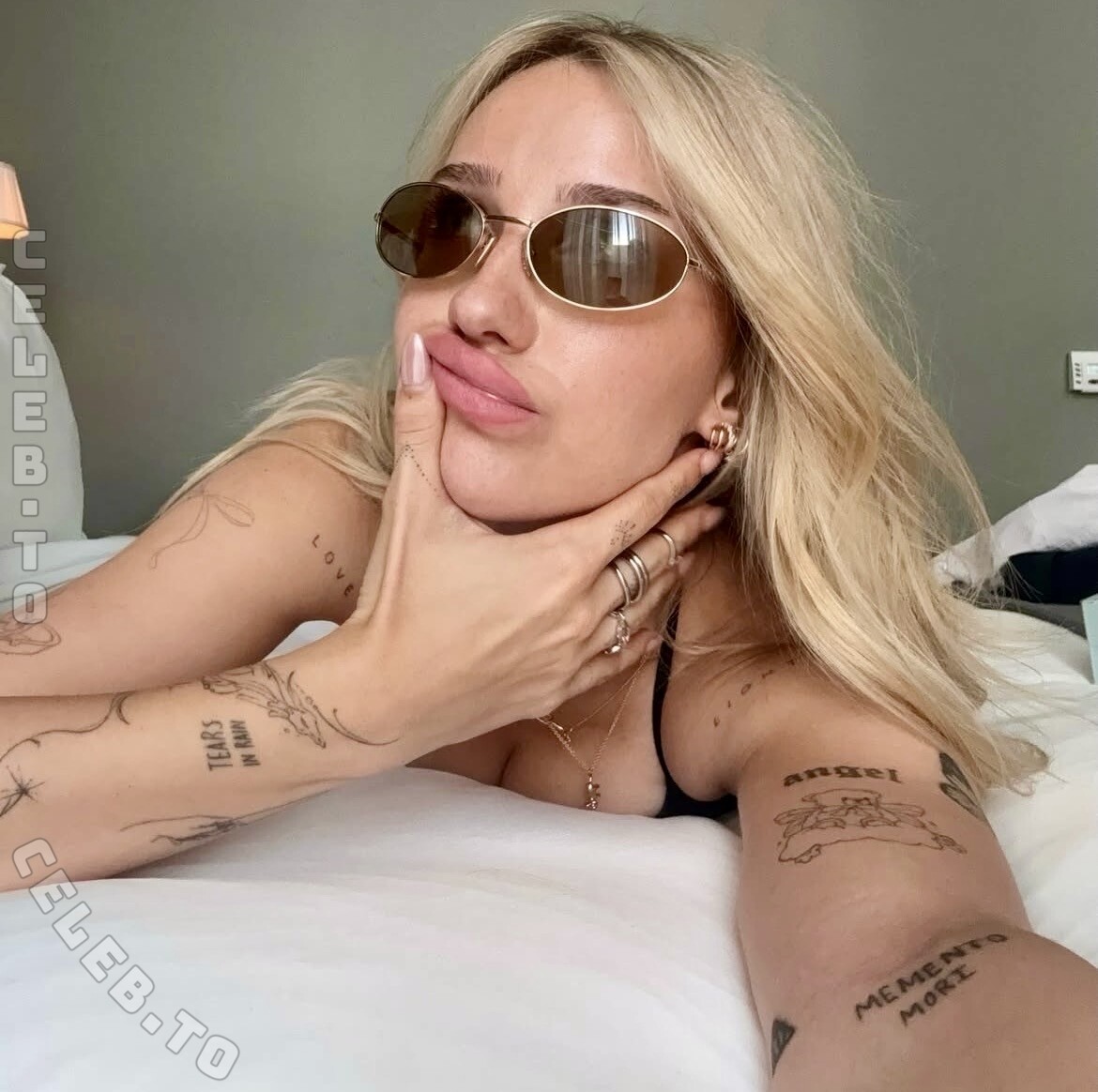 Ema Louise nude photo 3