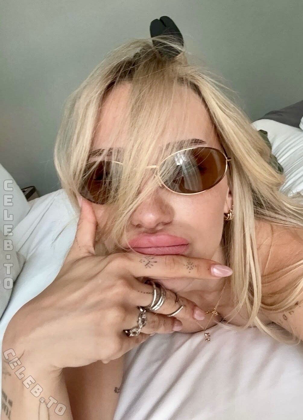 Ema Louise nude photo 4