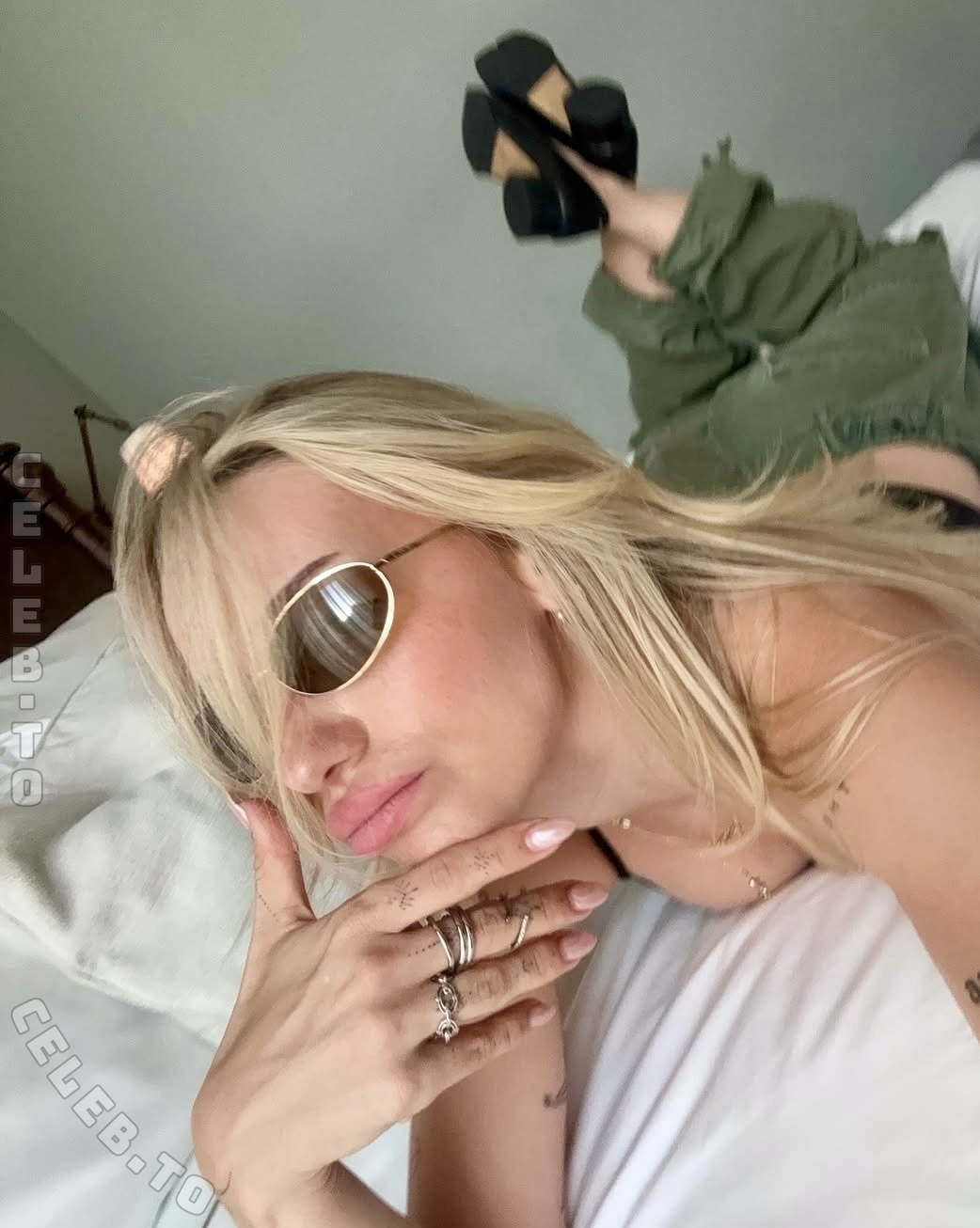 Ema Louise nude photo 5