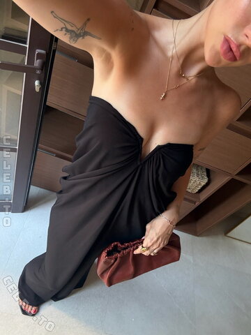 Ema Louise Sexy (3 photos)