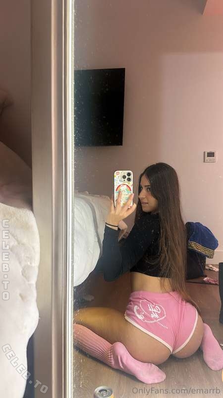 Emarrb nude photo 3