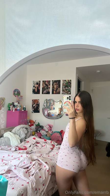 Emarrb nude photo 8