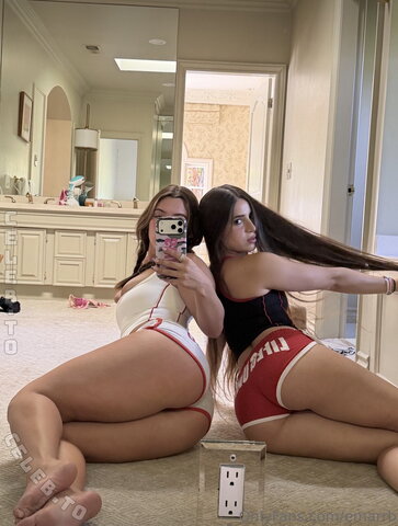 Emarrb nude photo 2