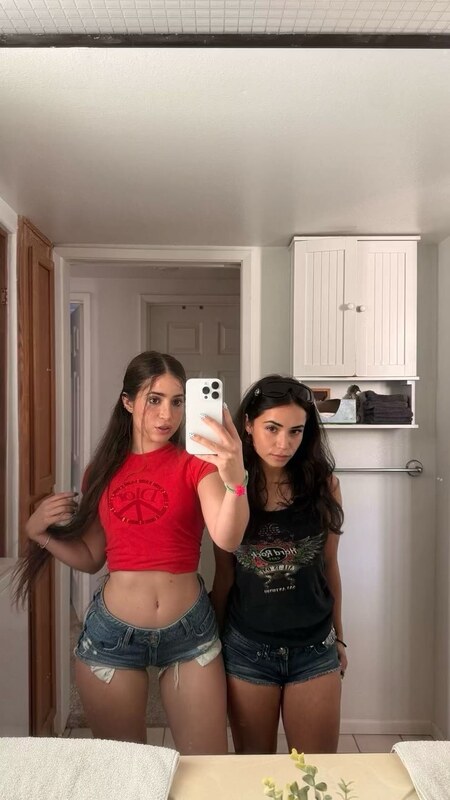 Emarrb nude photo 3
