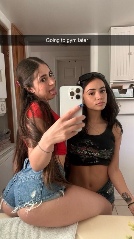 Emarrb nude photo 11