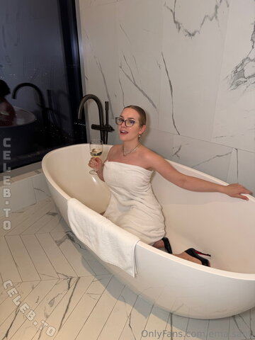Ema.santi nude photo 20
